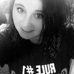 Meet your Posher, Holly